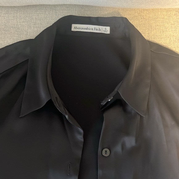 Abercrombie Long-Sleeve Satin Button-Up Shirt - Size S - Black - Picture 4 of 5